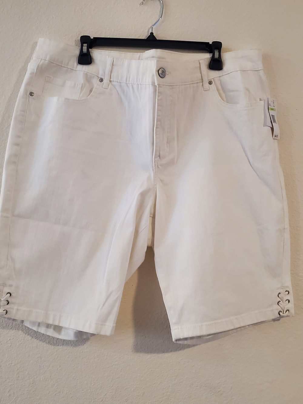 NWT Vintage America Women's Bright White Boho Bermuda Shorts Size 18W